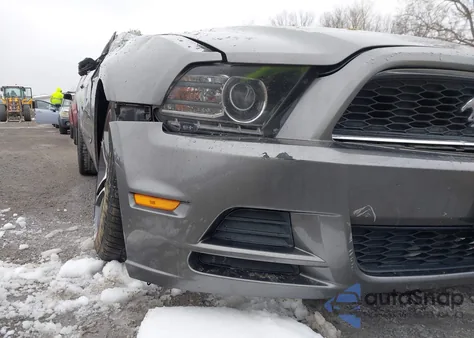 2014 Ford Mustang V6 z USA, uszkodzony, nr VIN 1ZVBP8AMXE5276665